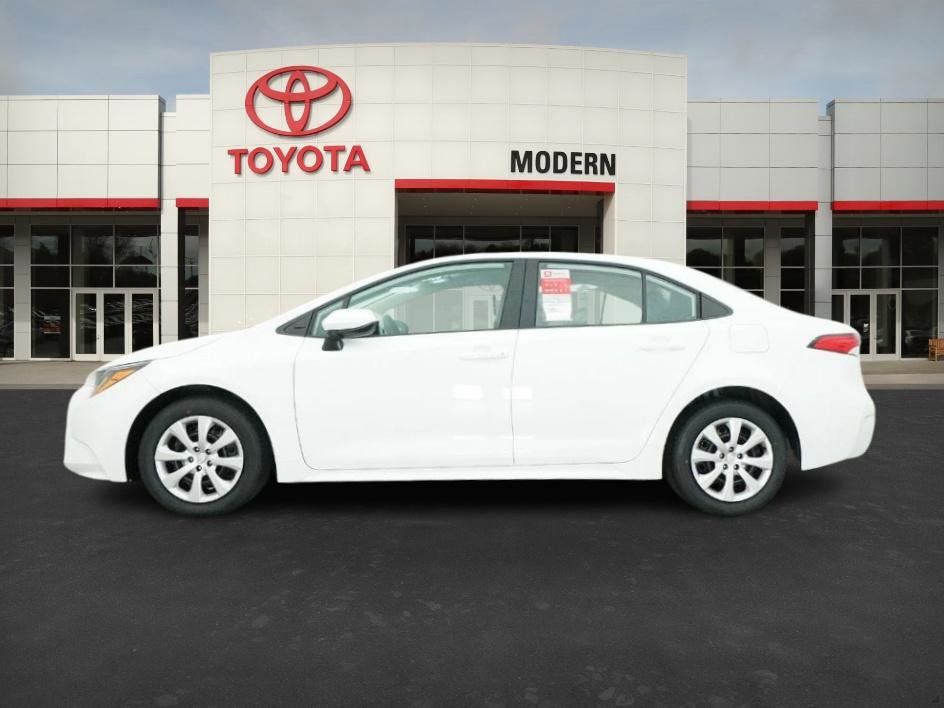 2025 Toyota Corolla LE photo 10