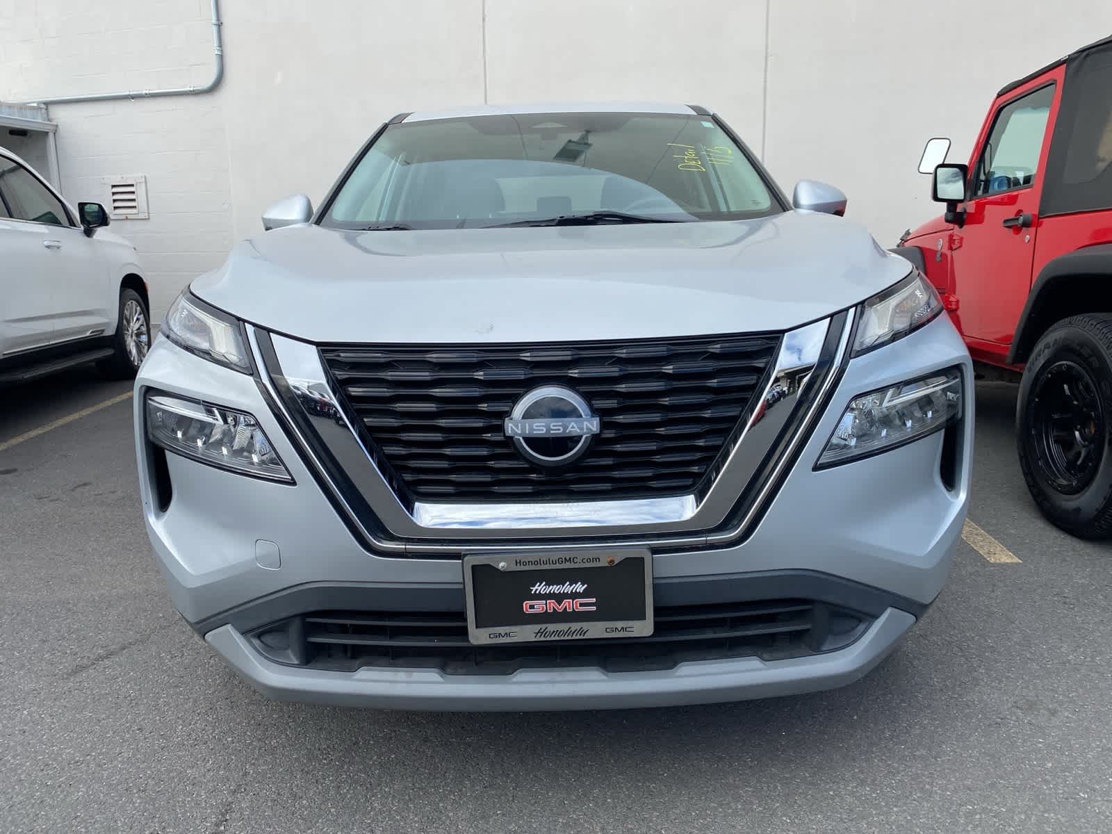 2022 Nissan Rogue SV photo 2