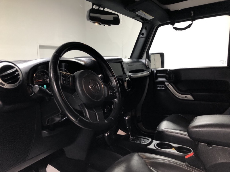 2016 Jeep Wrangler Unlimited Sahara photo 16