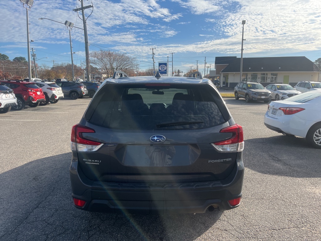 2023 Subaru Forester Premium photo 3