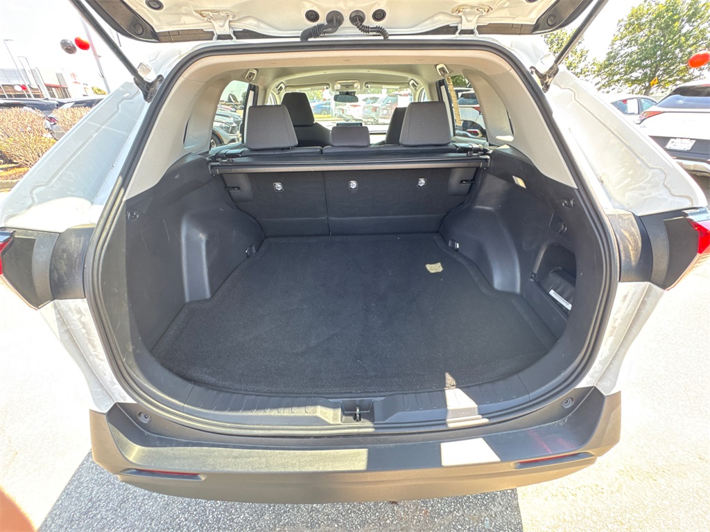 2022 Toyota RAV4 XLE photo 16