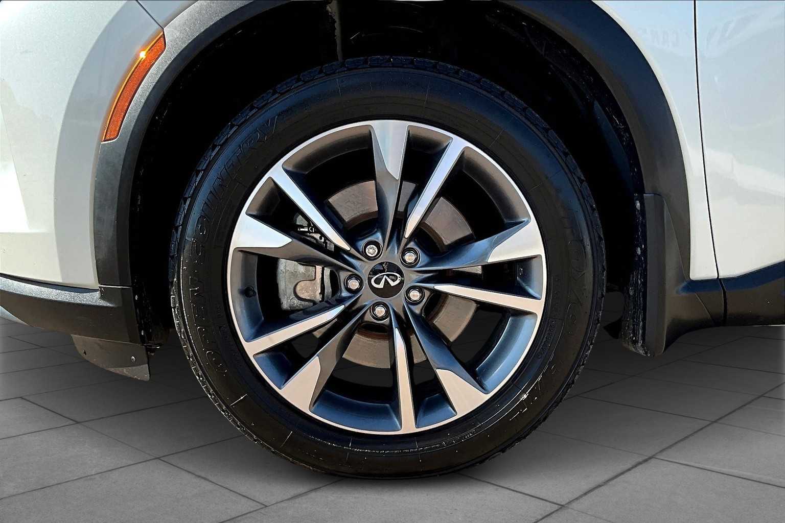 2022 Infiniti QX60 Luxe photo 9