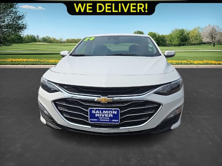 2024 Chevrolet Malibu 1LT photo 2