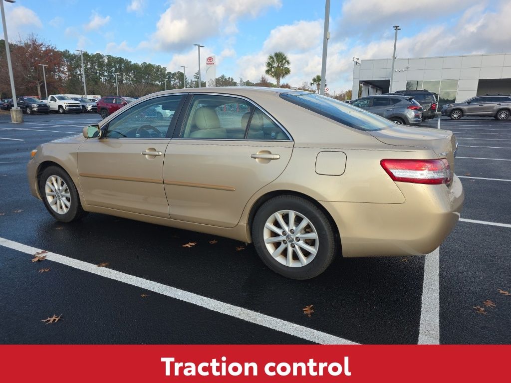 2010 Toyota Camry XLE photo 4
