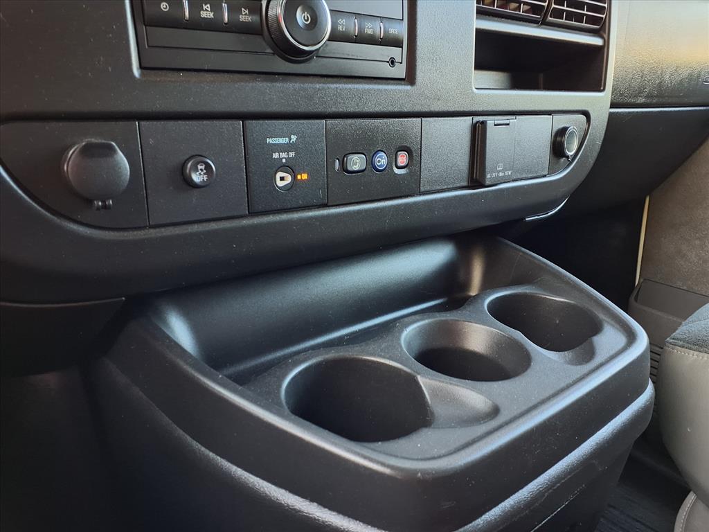 2022 Gmc Savana Cargo 2500 photo 17