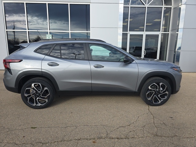 2026 Chevrolet Trax photo 2