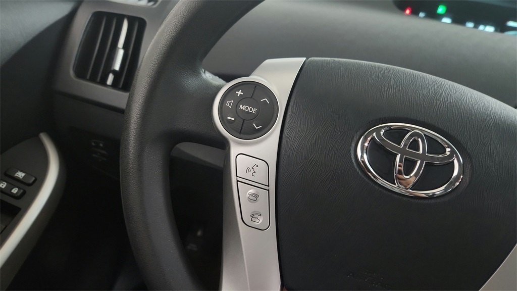 2013 Toyota Prius Plug-in Base photo 23