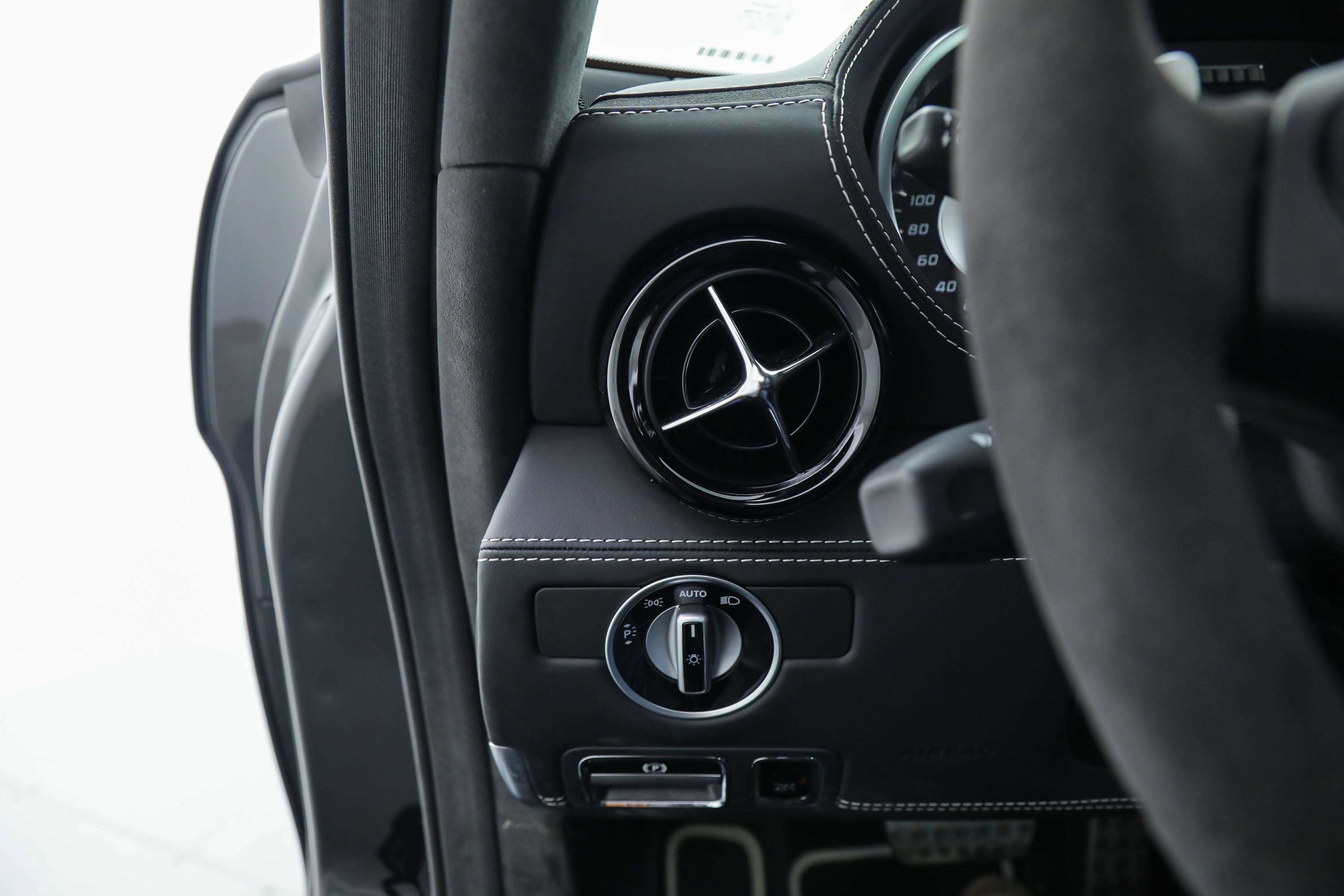 2015 Mercedes Benz SLS AMG photo 35