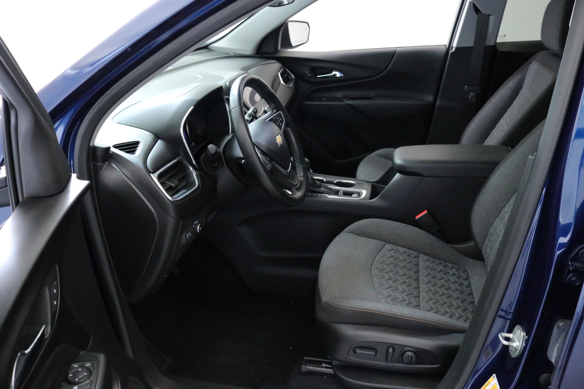 2023 Chevrolet Equinox LT photo 4