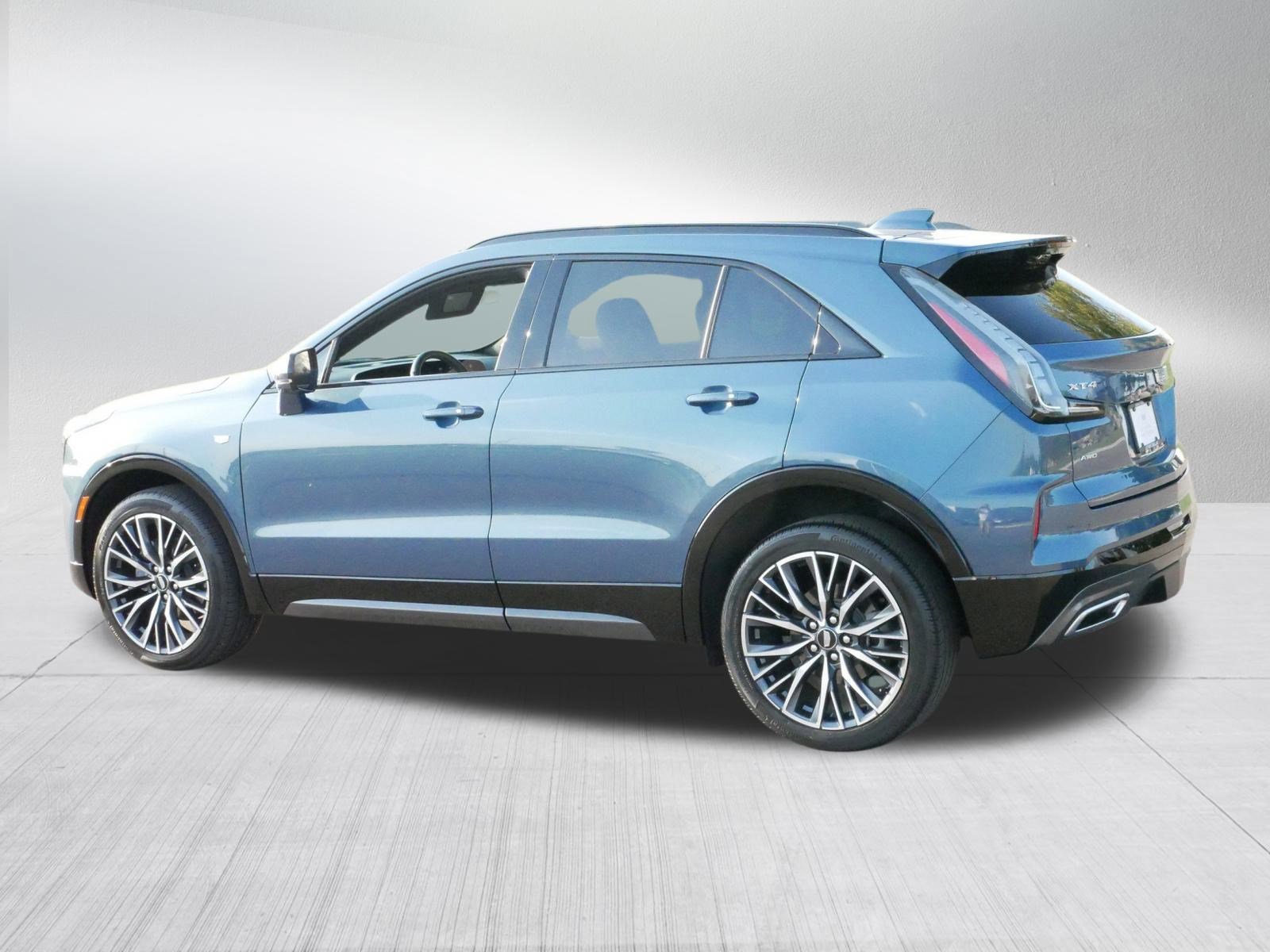 2025 Cadillac XT4 Sport photo 4
