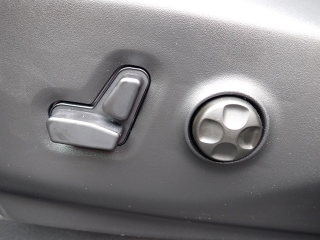 2026 Chrysler Pacifica photo 16