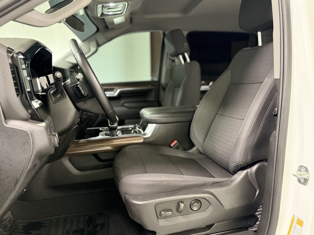 2023 Chevrolet Silverado 1500 RST photo 4
