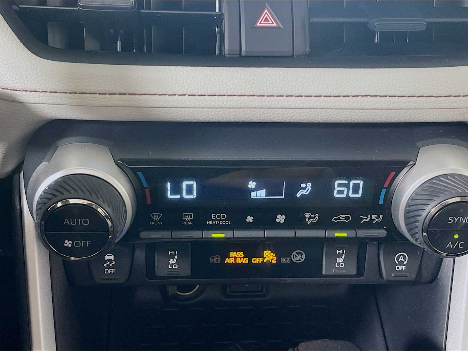 2024 Toyota RAV4 XLE photo 13