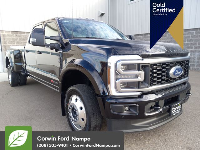 2026 Ford F-450 Super Duty Platinum's photo