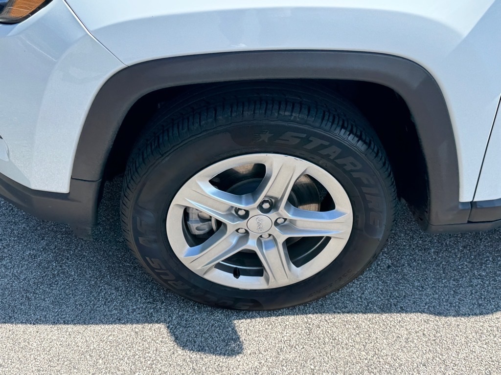 2024 Jeep Compass Latitude photo 11