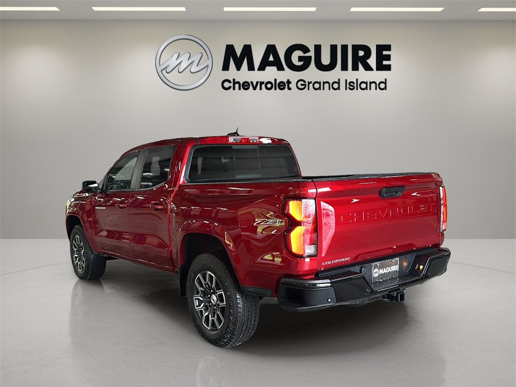 2024 Chevrolet Colorado Z71 photo 3