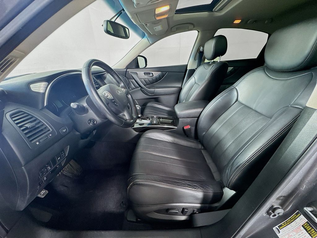 2016 Infiniti QX70 photo 22