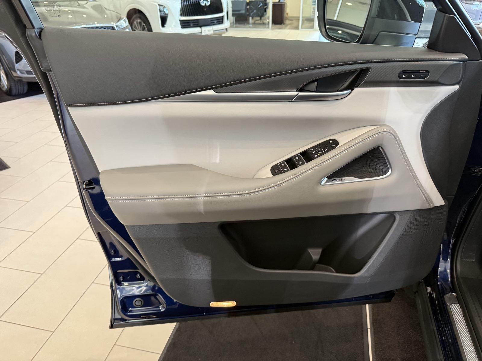2026 Infiniti QX60 Luxe photo 12