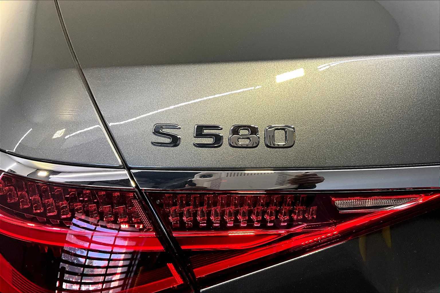 2026 Mercedes Benz S 580 4MATIC photo 3