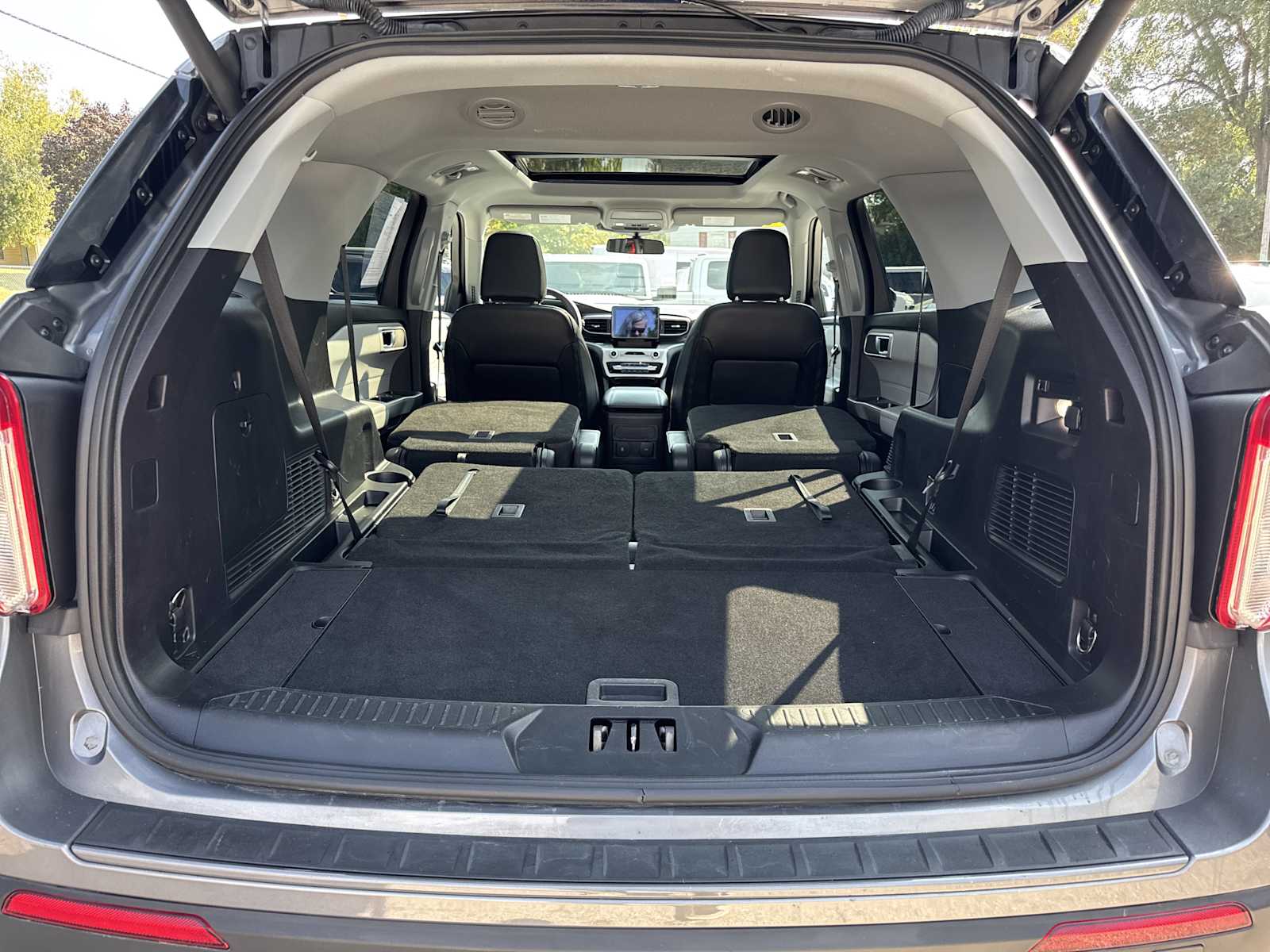 2022 Ford Explorer XLT photo 7