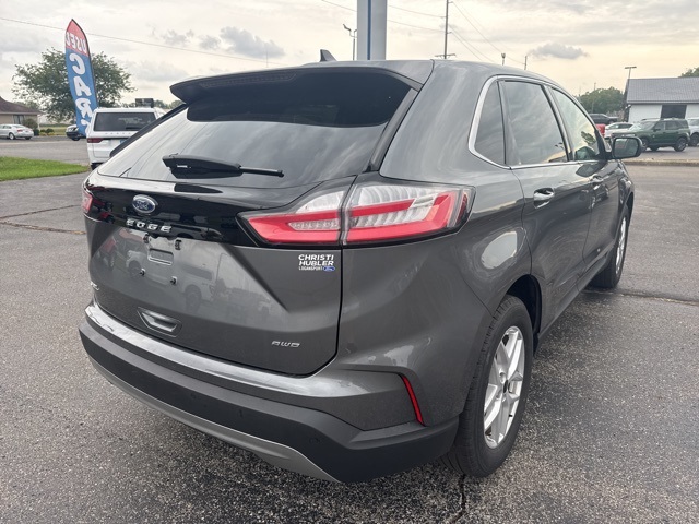 2024 Ford Edge SEL photo 3