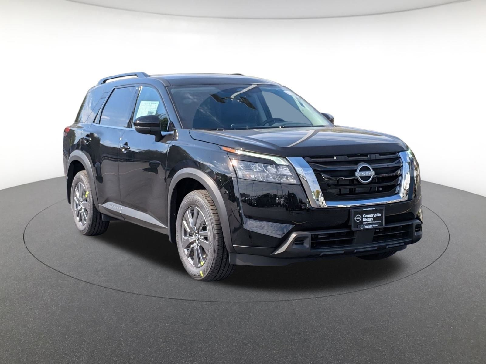 2025 Nissan Pathfinder SV photo 2