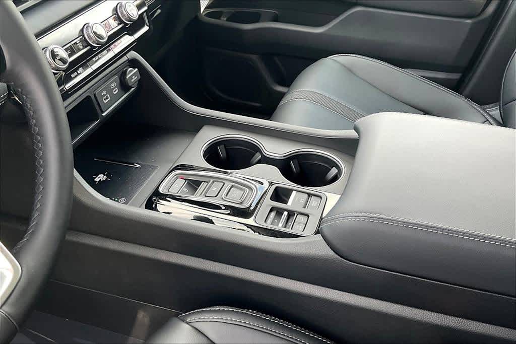 2025 Honda Pilot Touring photo 13