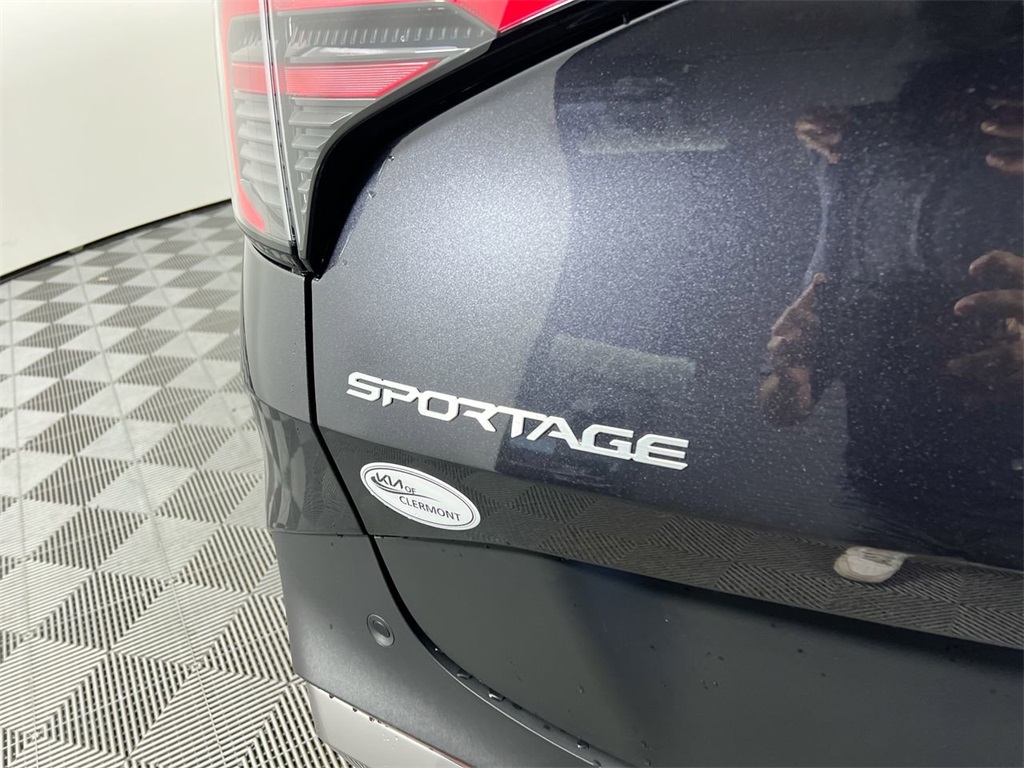 2026 Kia Sportage EX photo 4