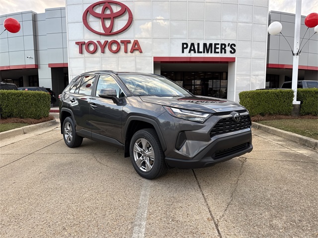 2025 Toyota RAV4 XLE's photo