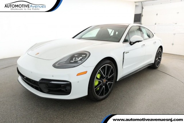 2023 Porsche Panamera Platinum Edition's photo