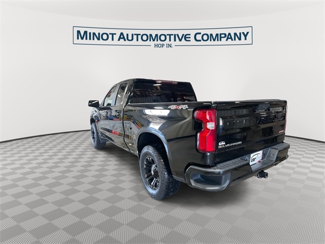 2020 Chevrolet Silverado 1500 RST photo 2