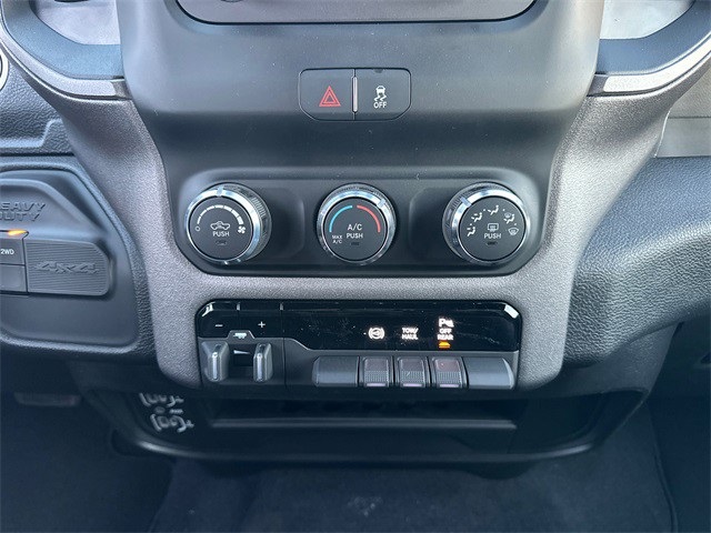 2024 Ram 2500 Tradesman photo 17