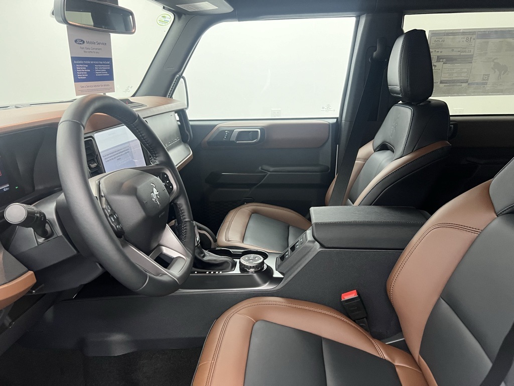 2024 Ford Bronco Outer Banks photo 13