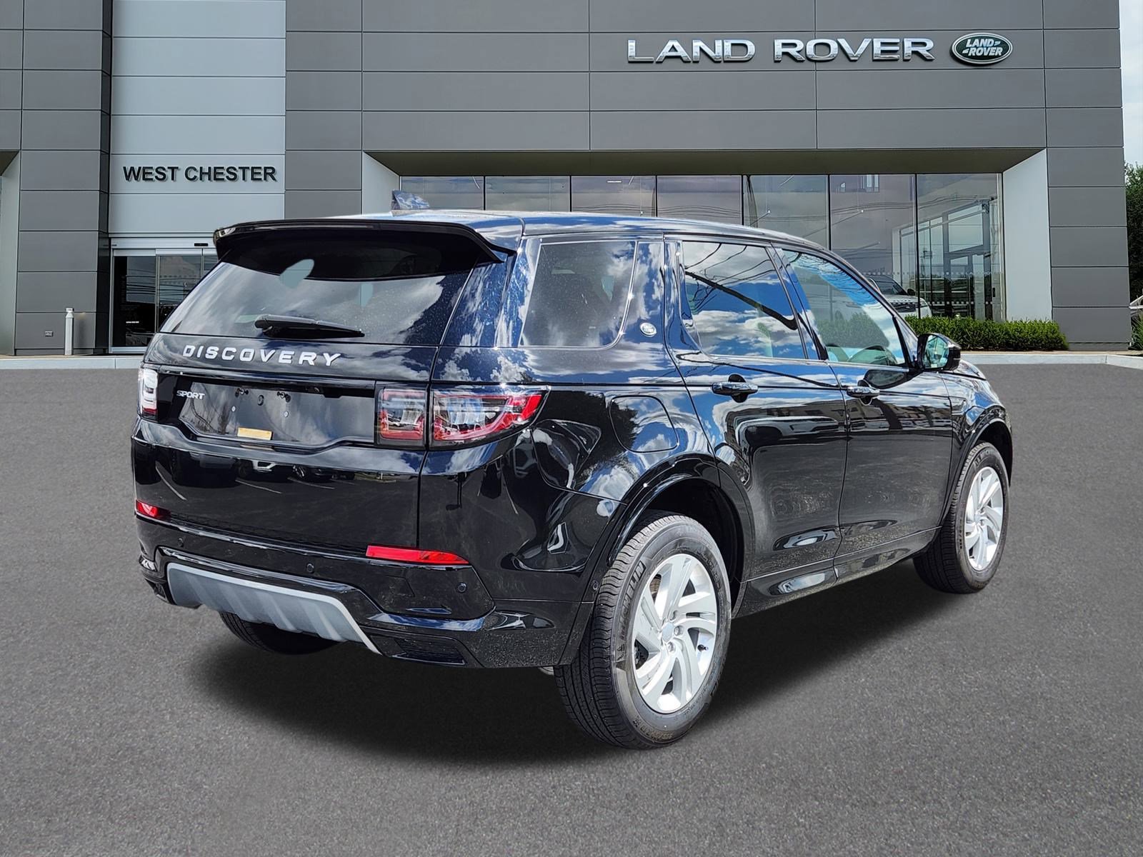 2024 Land Rover Discovery Sport S photo 4