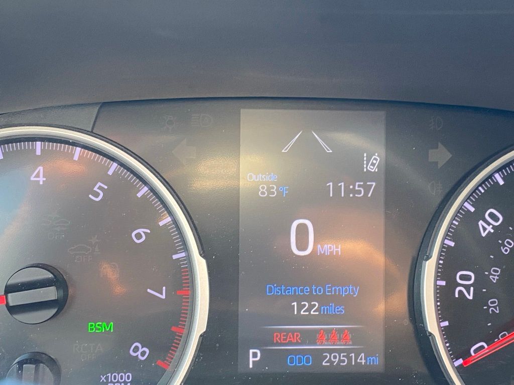2022 Toyota RAV4 XLE photo 14