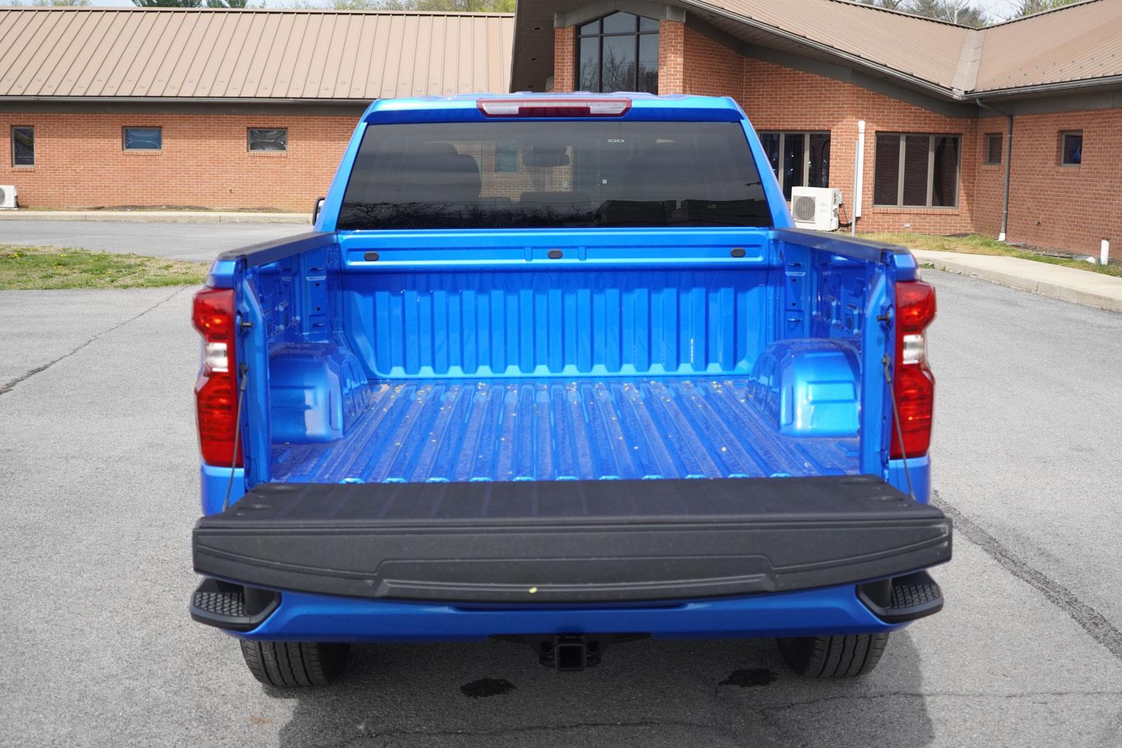 2025 Chevrolet Silverado 1500 Custom photo 5