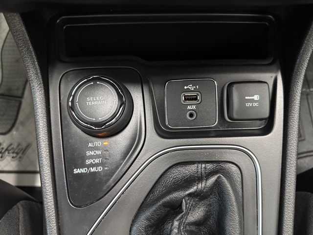 2021 Jeep Cherokee Latitude Lux photo 23