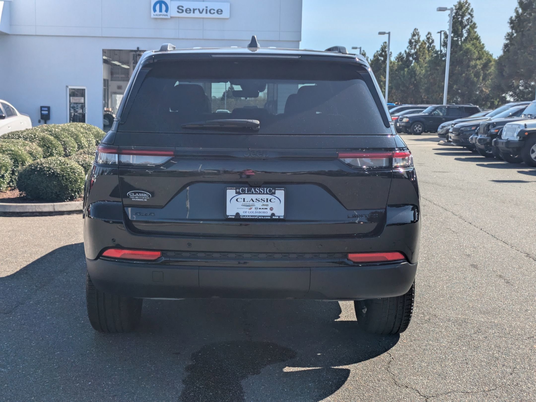 2025 Jeep Grand Cherokee Limited photo 6