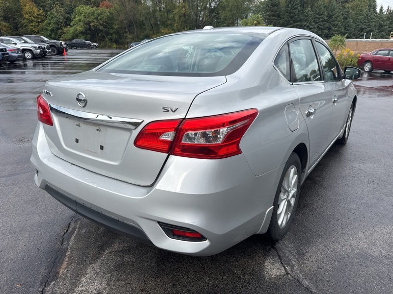 2019 Nissan Sentra SV photo 3