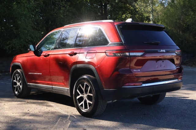 2024 Jeep Grand Cherokee Limited photo 4
