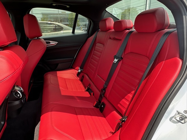 2025 Alfa Romeo Giulia Base photo 14