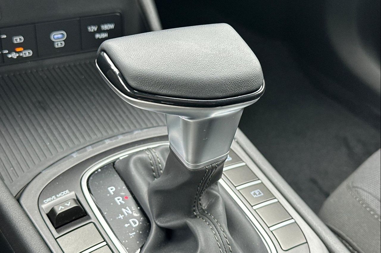 2025 Hyundai Kona SEL photo 23