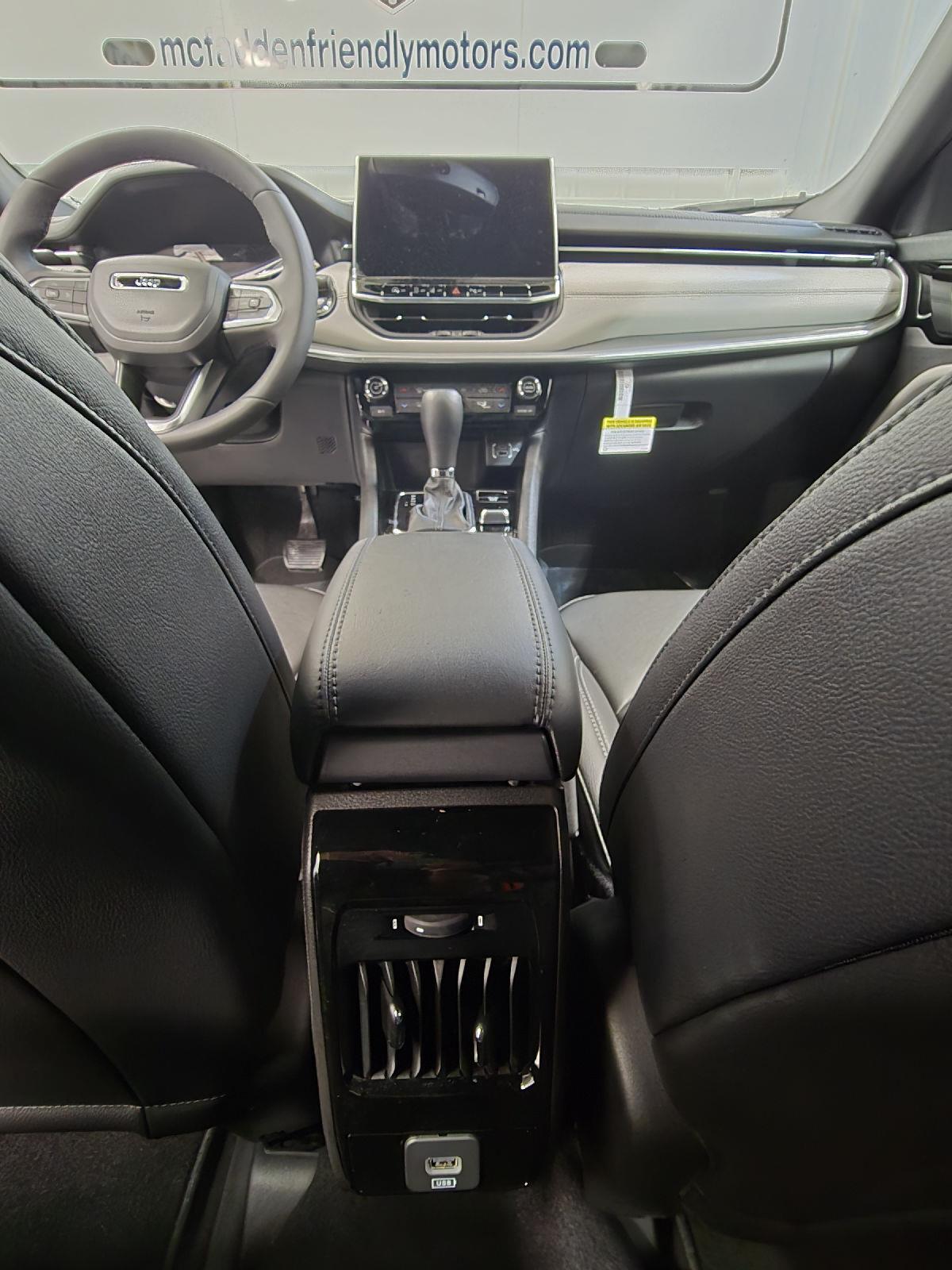 2025 Jeep Compass Limited photo 32