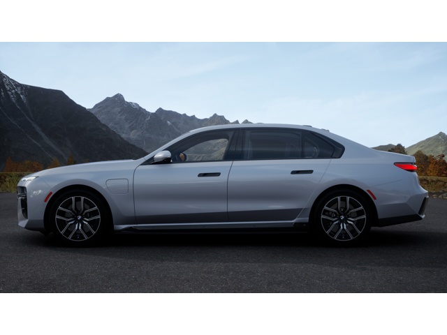 2026 Bmw 750e photo 4