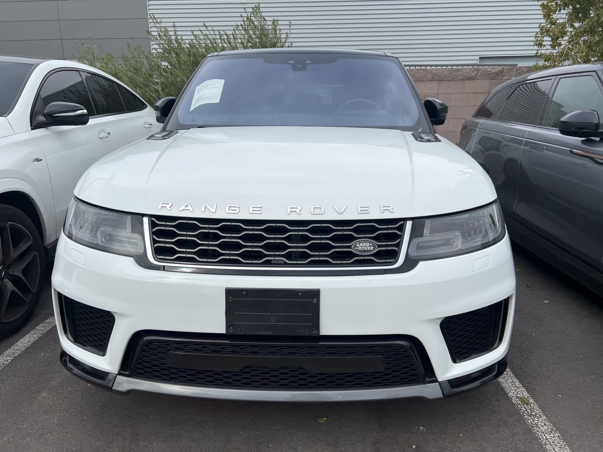 2020 Land Rover Range Rover Sport HSE photo 2