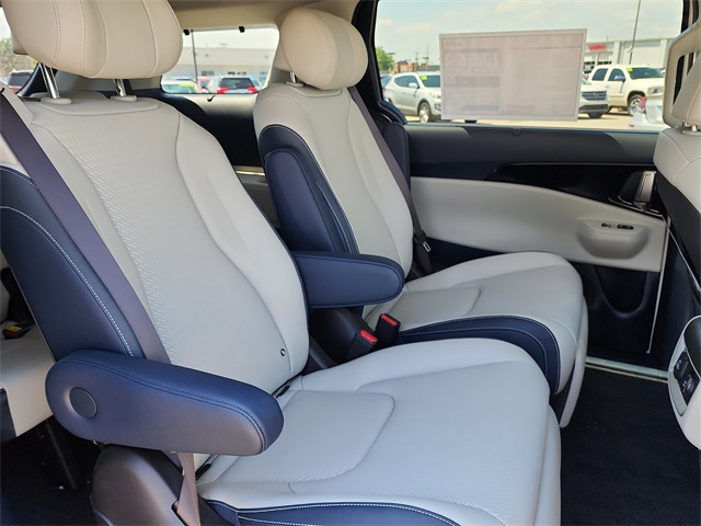 2026 Kia Carnival SX Prestige photo 15