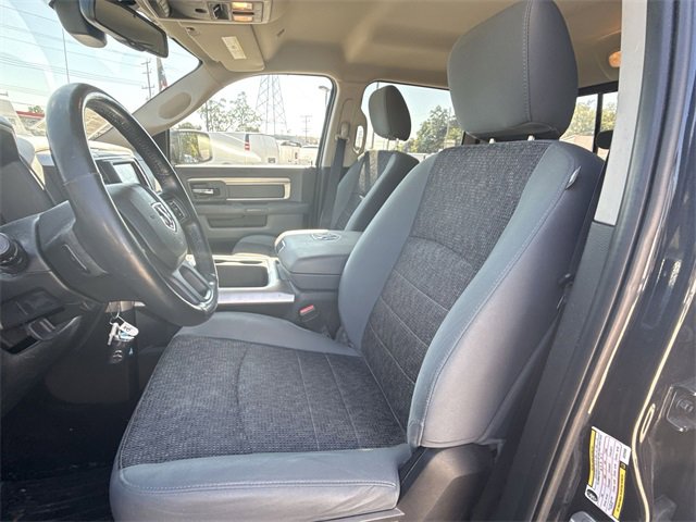 2018 Ram 1500 SLT photo 9