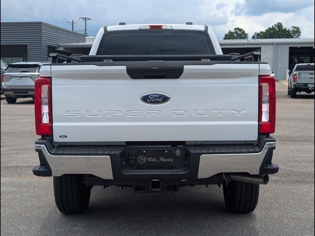 2024 Ford F-350 XL photo 4