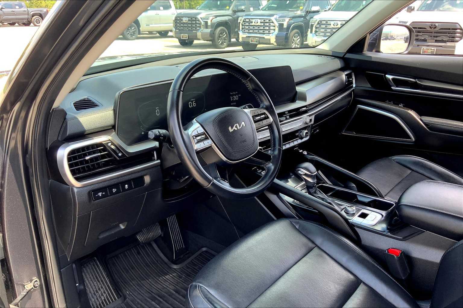 2023 Kia Telluride S photo 14