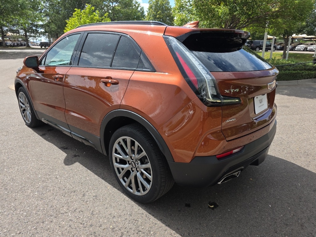 2019 Cadillac XT4 Sport photo 3